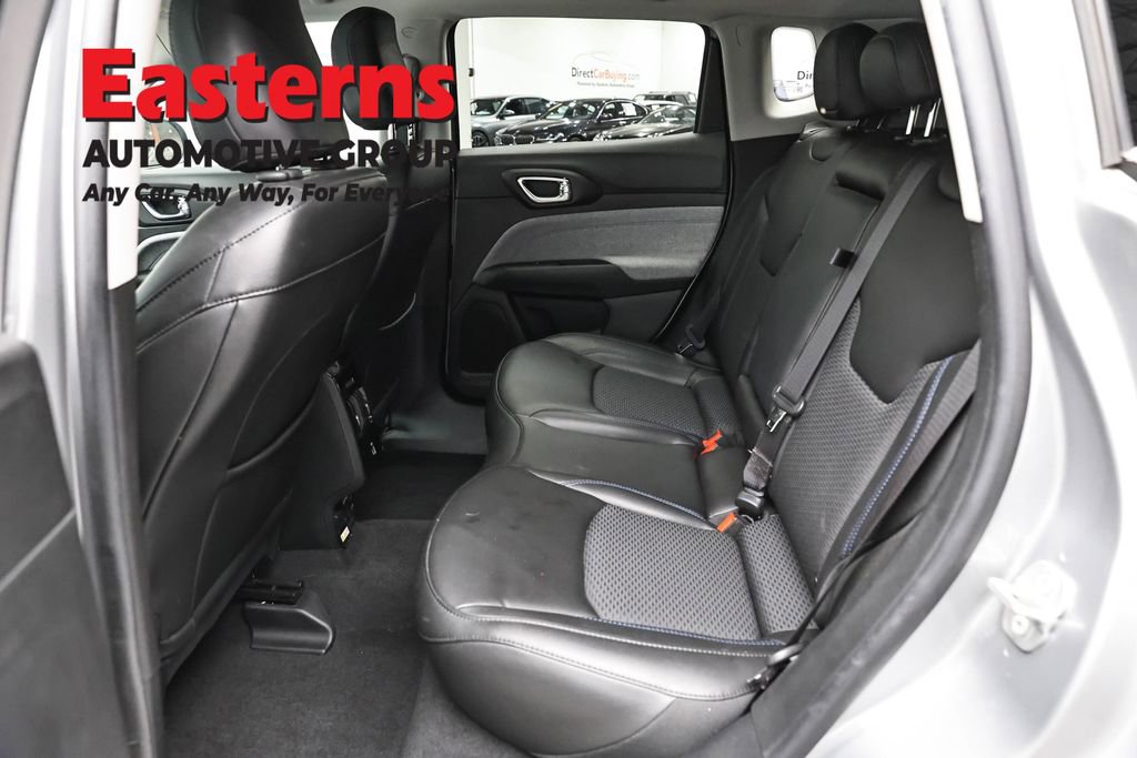 Used 2022 Jeep Compass Latitude w/ Convenience Group AWD/4WD image 21