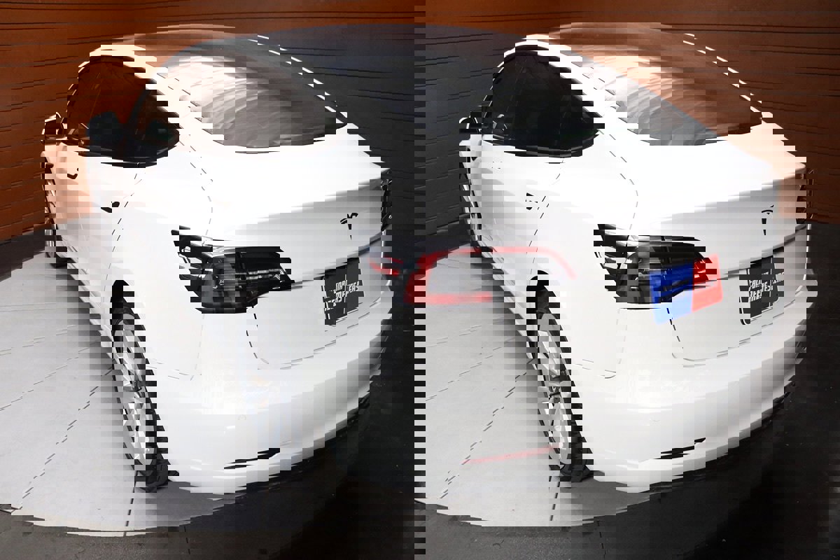 Used 2023 Tesla Model 3 Standard Range image 10