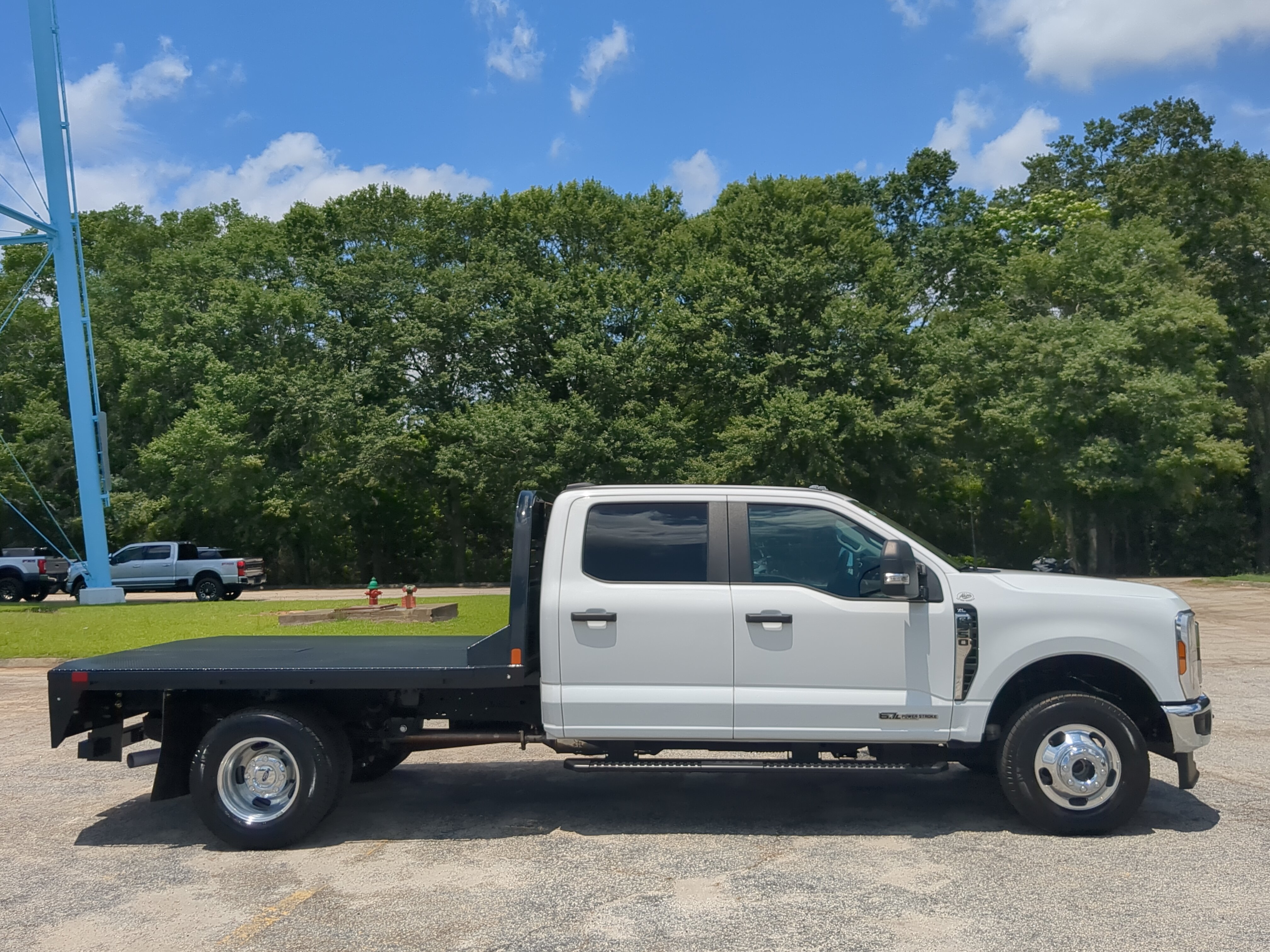 Certified 2025 Ford F350 XL w/ XL Chrome Package AWD/4WD image 2