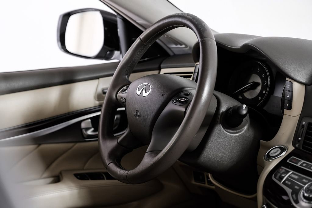 Used 2017 INFINITI Q70 L 3.7 image 12