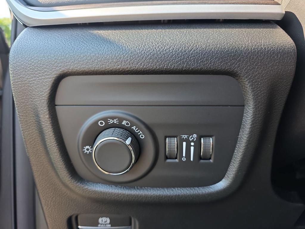 New 2026 Jeep Grand Cherokee L 4WD image 29