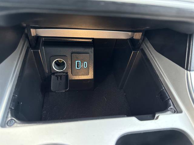 Used 2023 Ford Explorer XLT w/ Equipment Group 202A AWD/4WD image 16