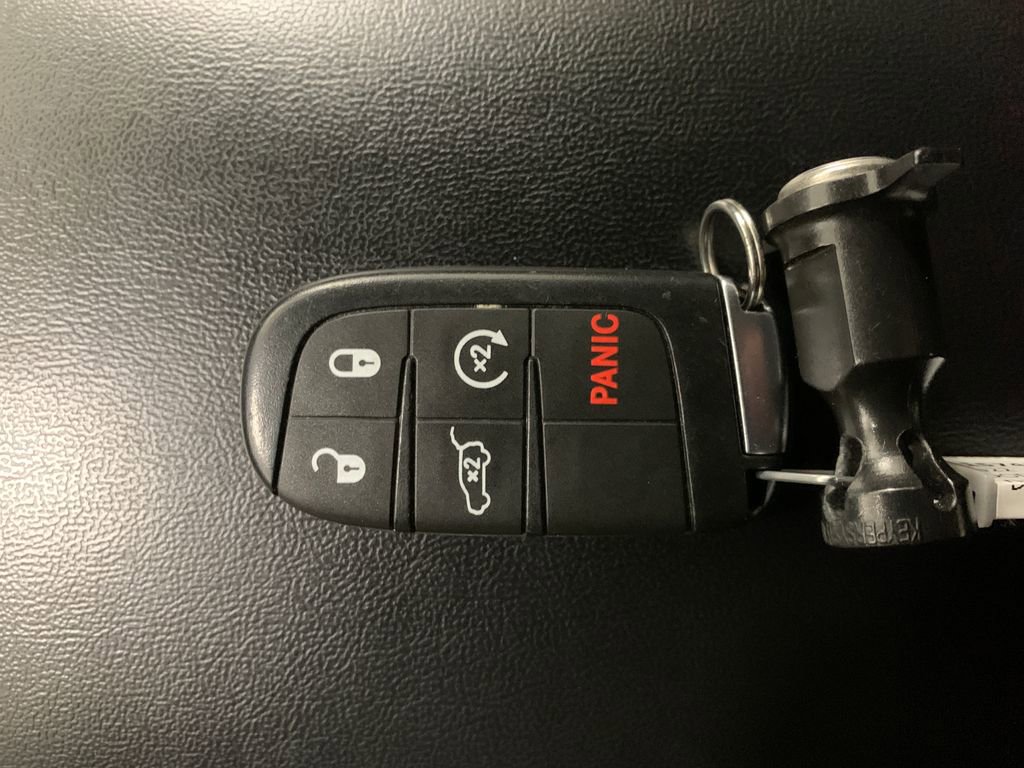 Used 2022 Dodge Durango GT image 31