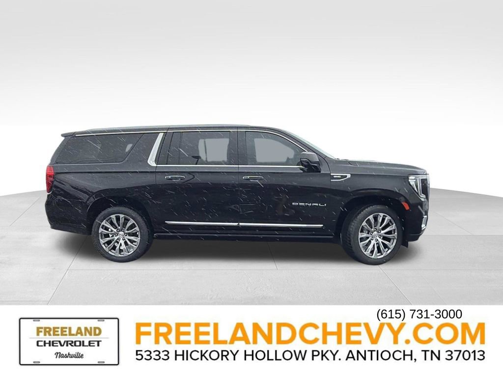 Used 2023 GMC Yukon XL Denali AWD/4WD image 2