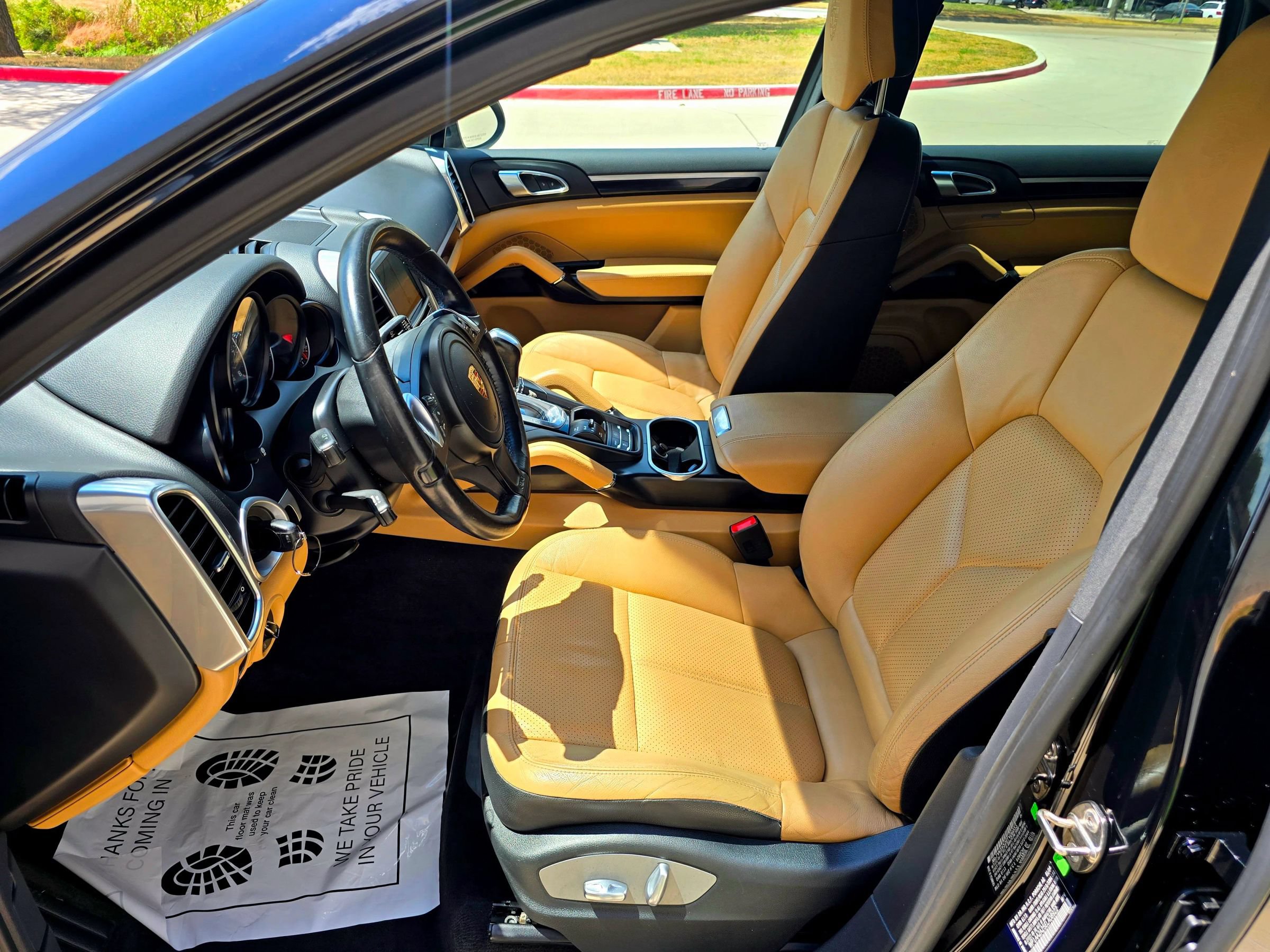 Used 2014 Porsche Cayenne Platinum Edition AWD/4WD image 22