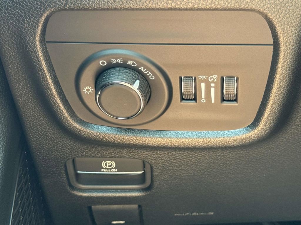 New 2025 Jeep Grand Cherokee L Altitude image 19