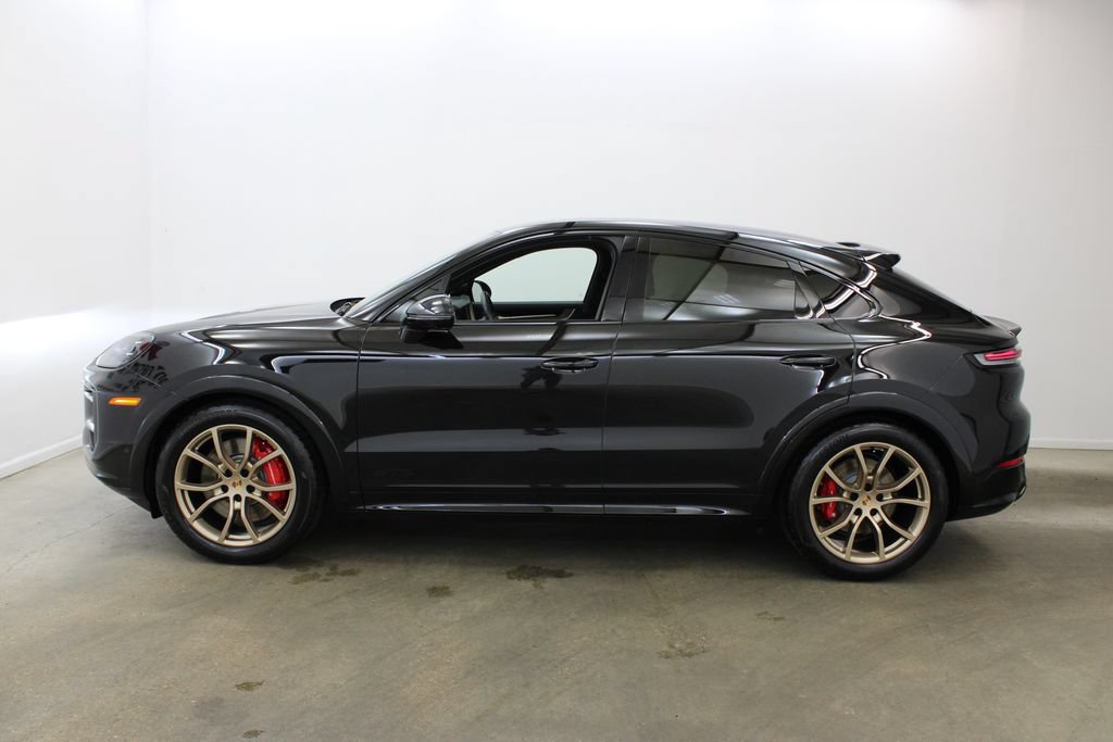 Certified 2026 Porsche Cayenne GTS AWD/4WD image 2