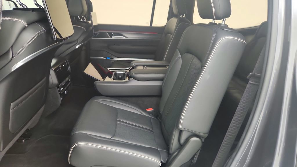 Used 2022 Jeep Grand Wagoneer Series II image 65