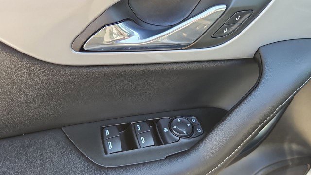 Used 2025 Chevrolet Blazer LT FWD image 22