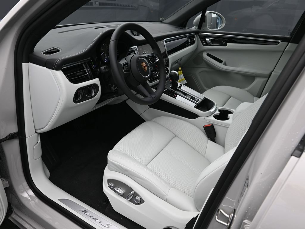 New 2026 Porsche Macan S AWD/4WD image 4