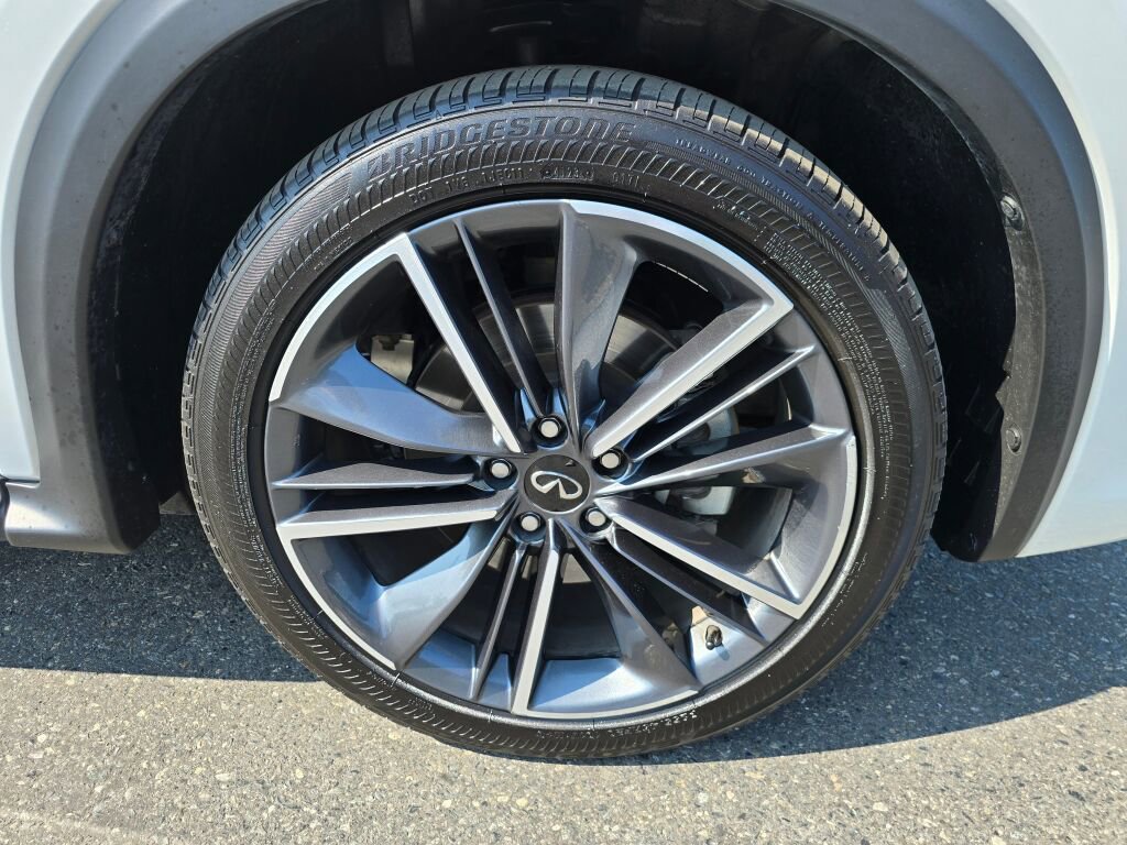 Certified 2024 INFINITI QX55 Luxe image 9