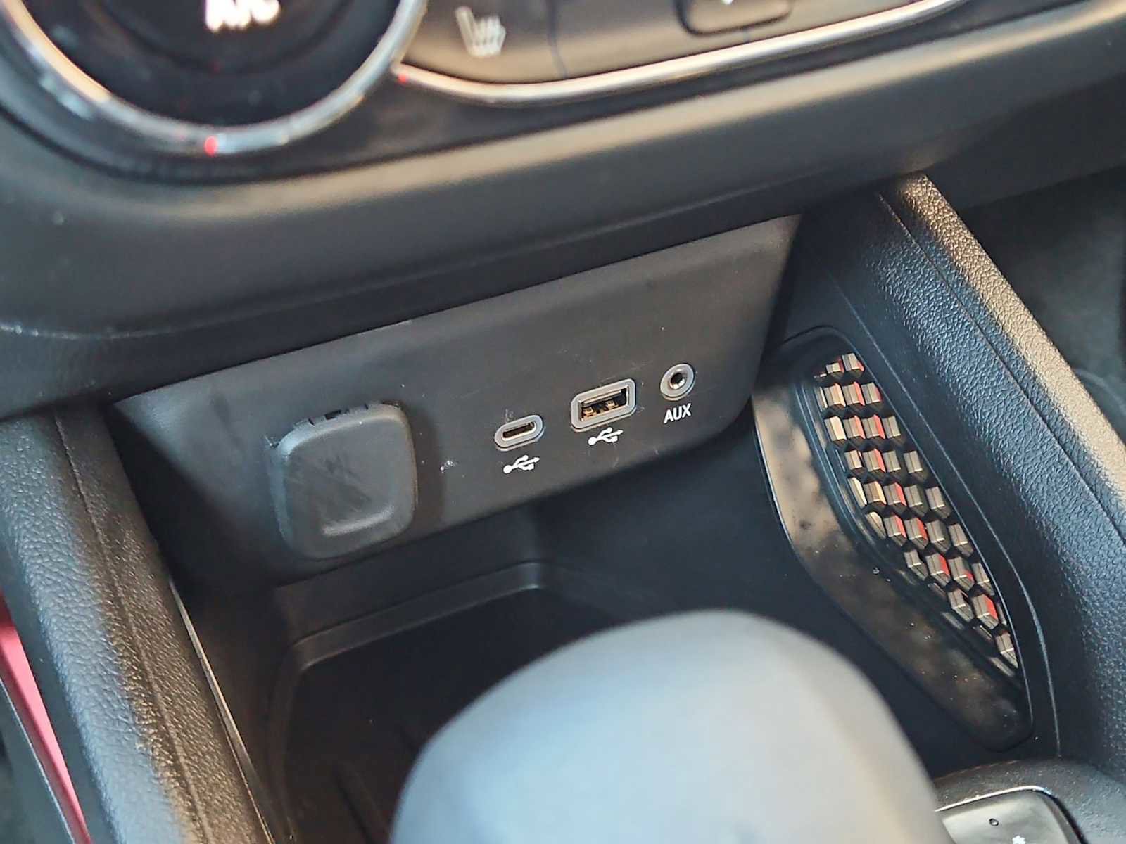 Certified 2023 Chevrolet TrailBlazer RS w/ Convenience Package image 30