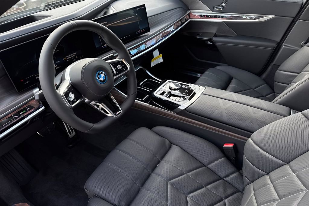 New 2026 BMW i7 xDrive60 w/ Executive Package image 9