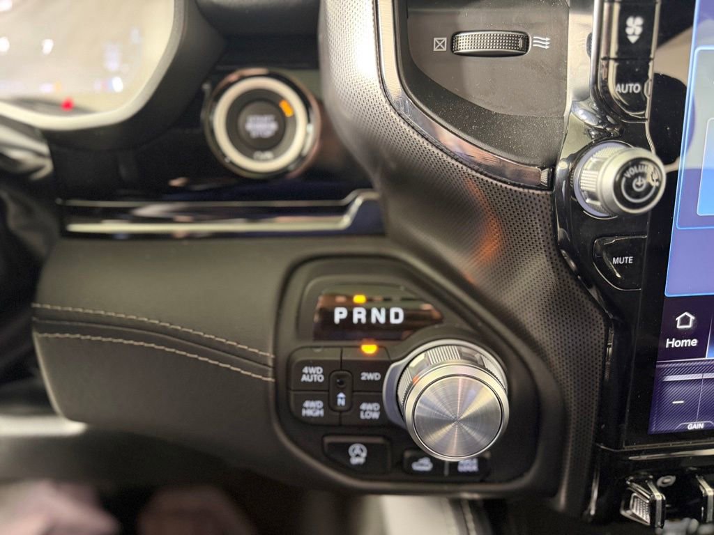 Used 2025 RAM 1500 Limited AWD/4WD image 24