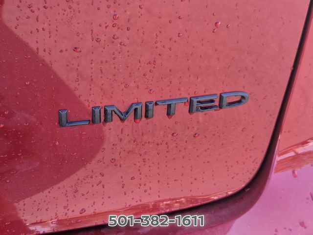 Used 2026 Chrysler Pacifica Limited w/ Uconnect Theater Family Group FWD image 21