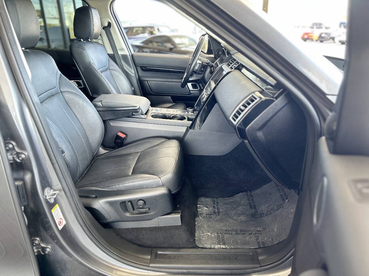 Used 2018 Land Rover Discovery SE AWD/4WD image 56