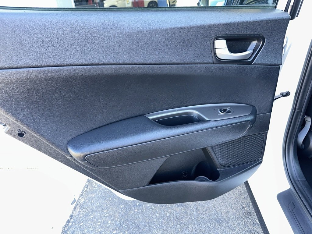 Used 2019 Kia Optima S image 16