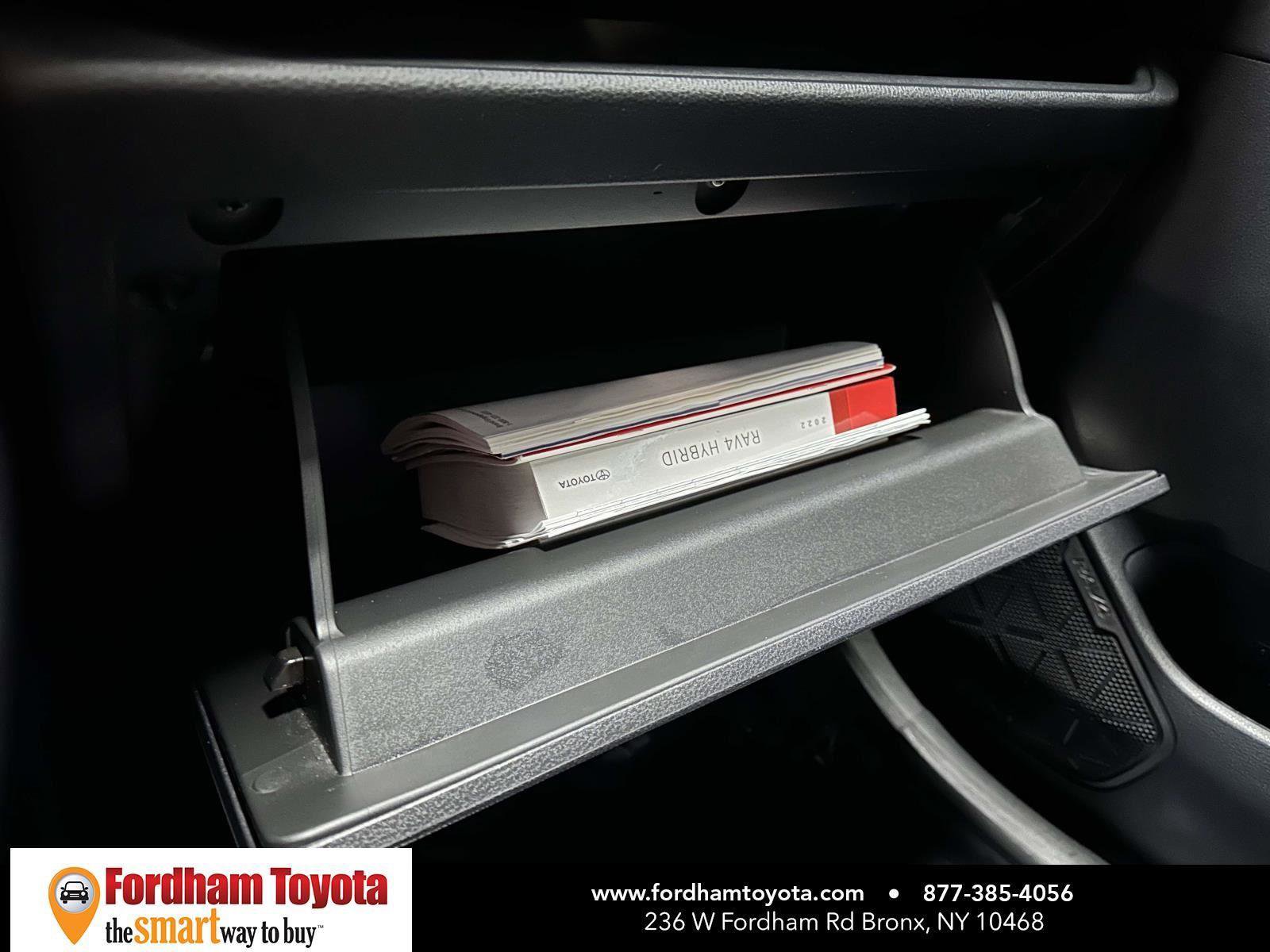 Used 2022 Toyota RAV4 LE AWD/4WD image 27