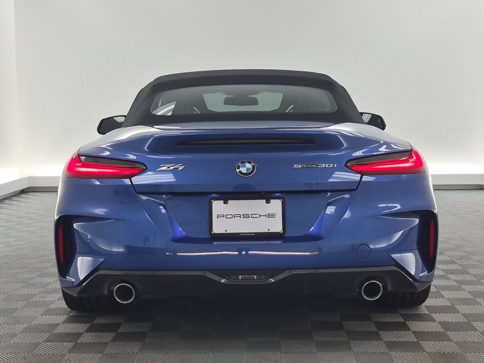 Used 2023 BMW Z4 sDrive30i w/ Driving Assistance Package RWD image 11