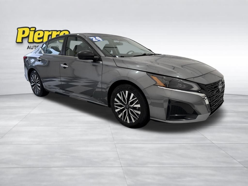Used 2024 Nissan Altima 2.5 SV FWD image 6