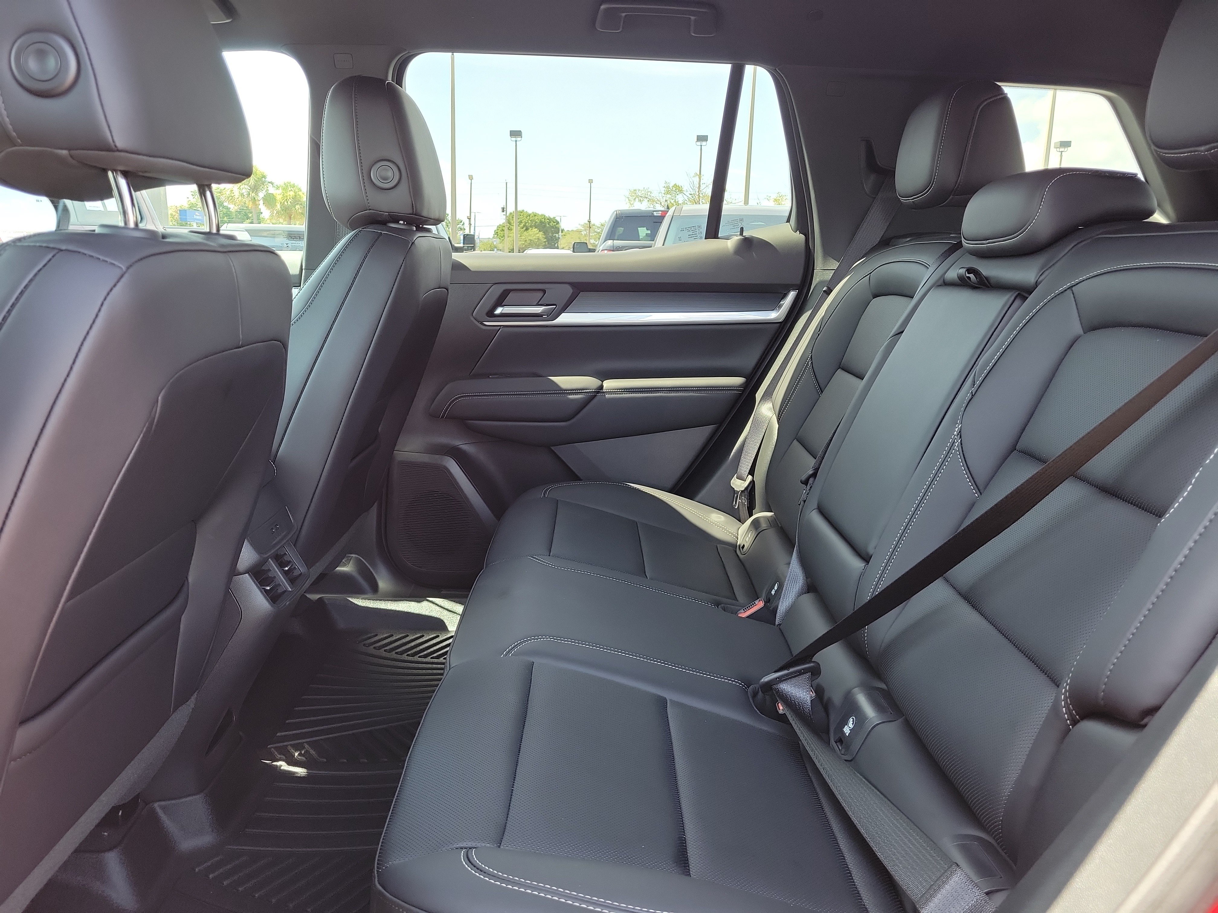 Used 2026 GMC Terrain Elevation w/ Elevation Premium Package FWD image 16