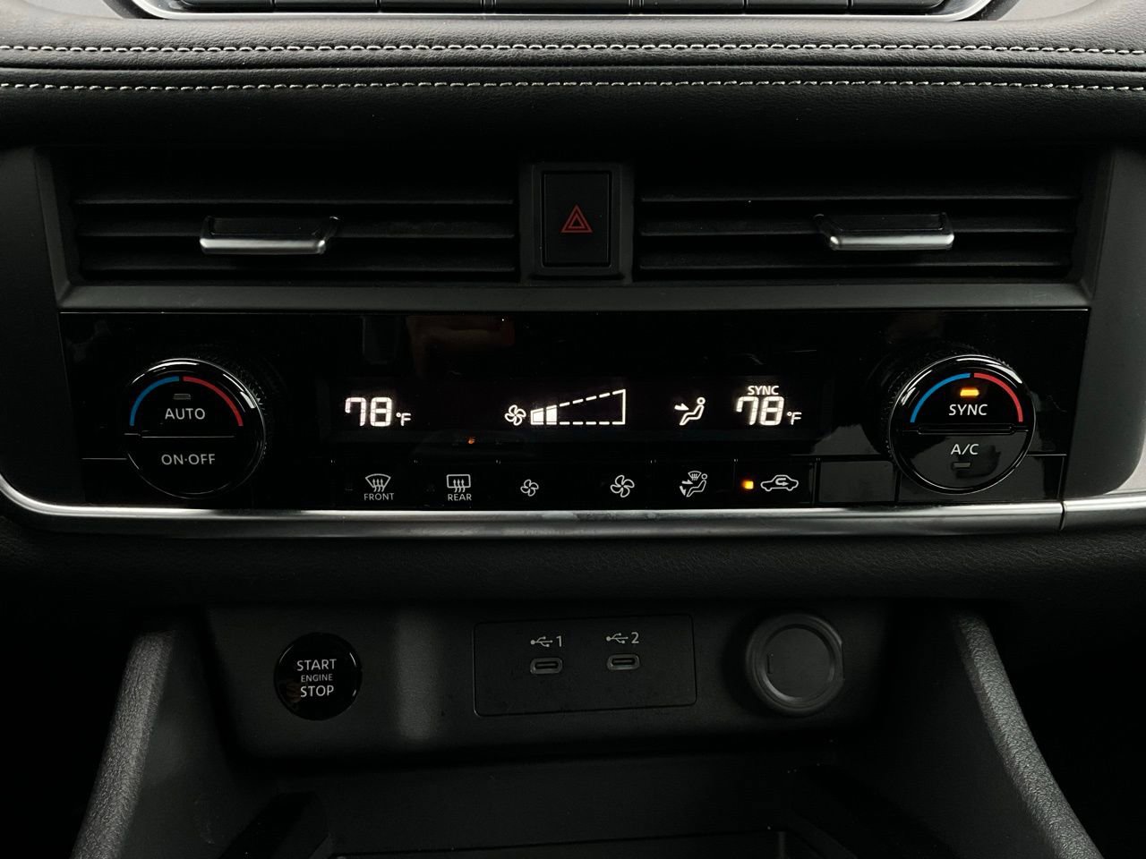 Used 2025 Nissan Rogue SV image 28