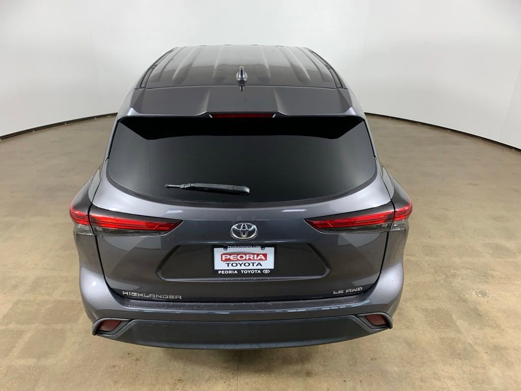 Used 2022 Toyota Highlander LE AWD/4WD image 11