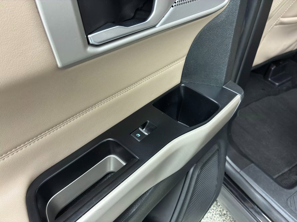 Used 2023 Ford Explorer Limited image 33