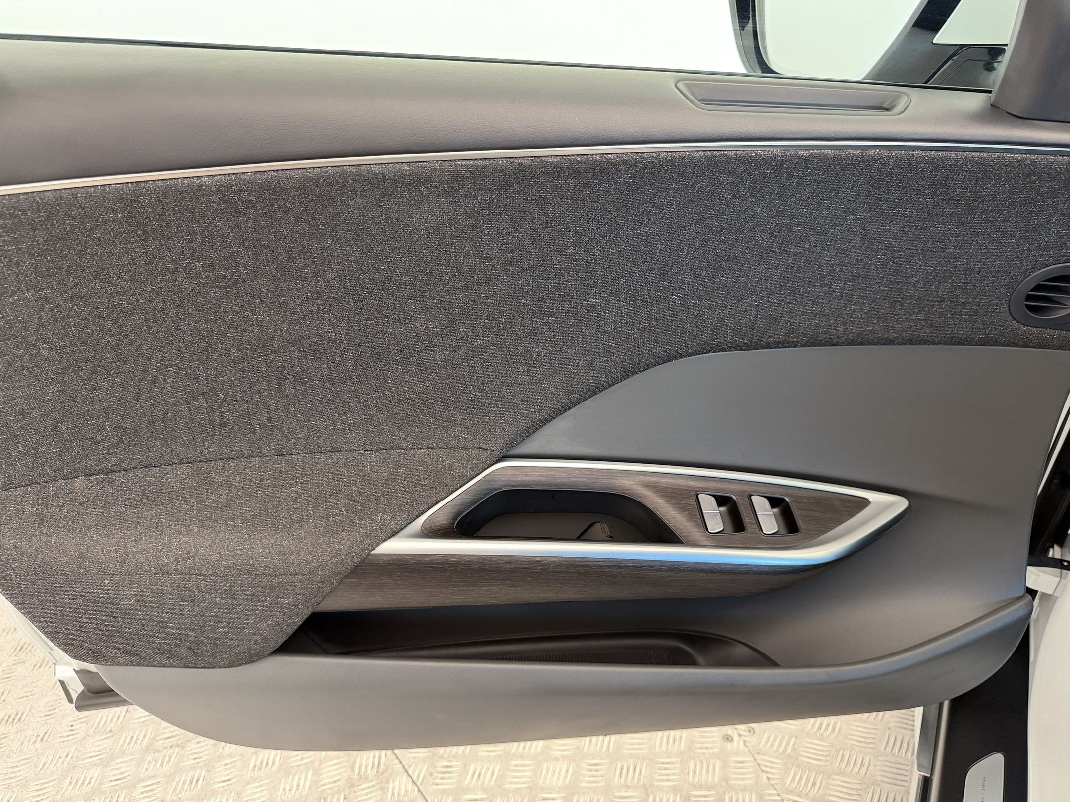 Used 2025 Lucid Air Touring AWD/4WD image 13