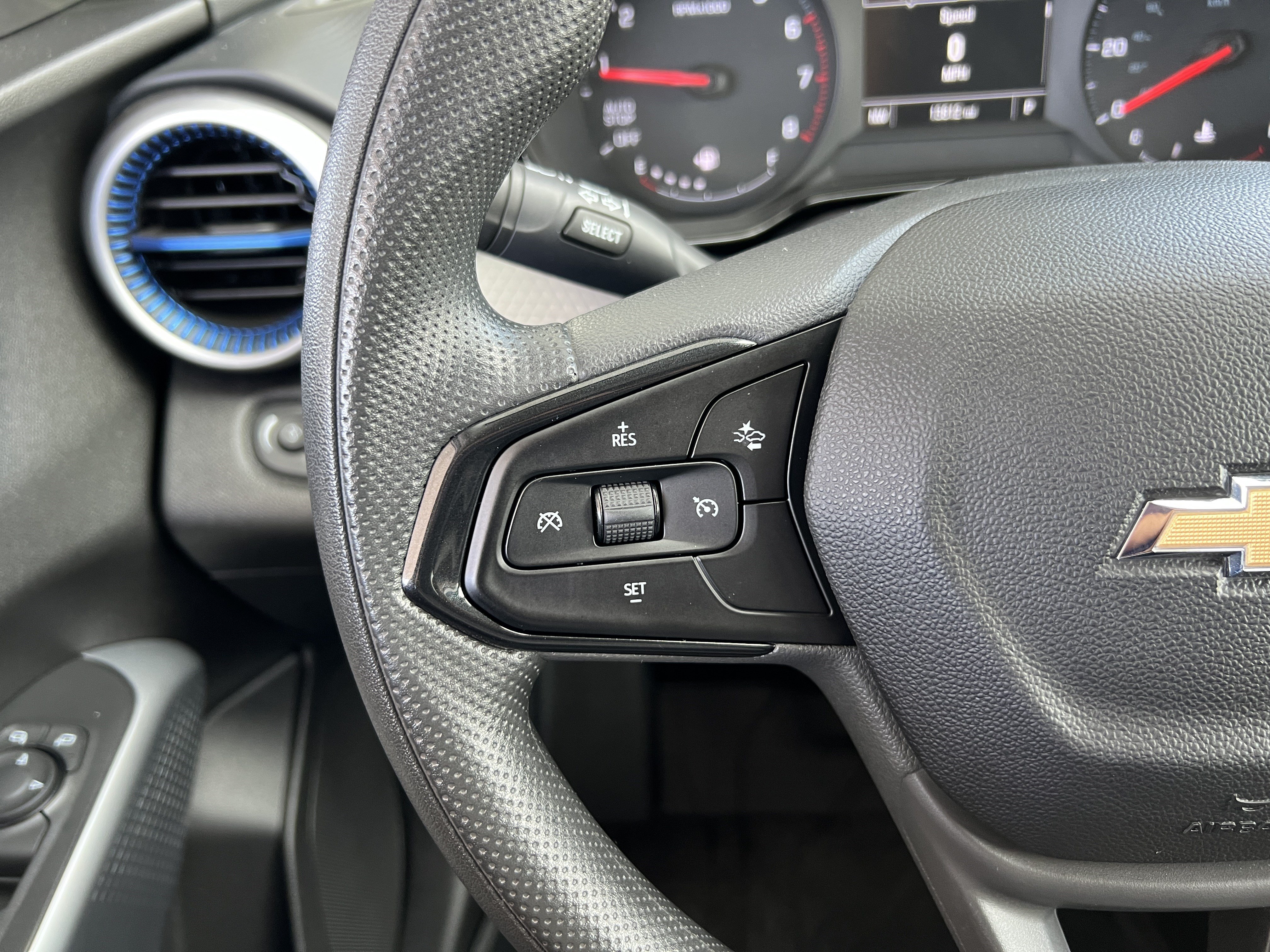 Used 2024 Chevrolet Trax LS w/ Driver Confidence Package FWD image 26