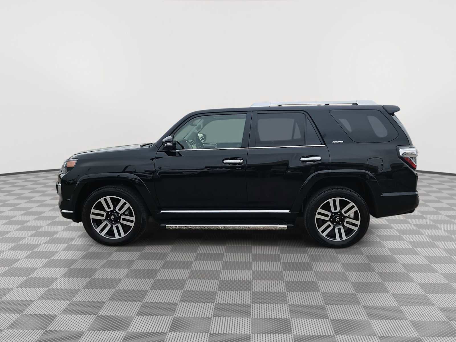 Used 2022 Toyota 4Runner Limited AWD/4WD image 5