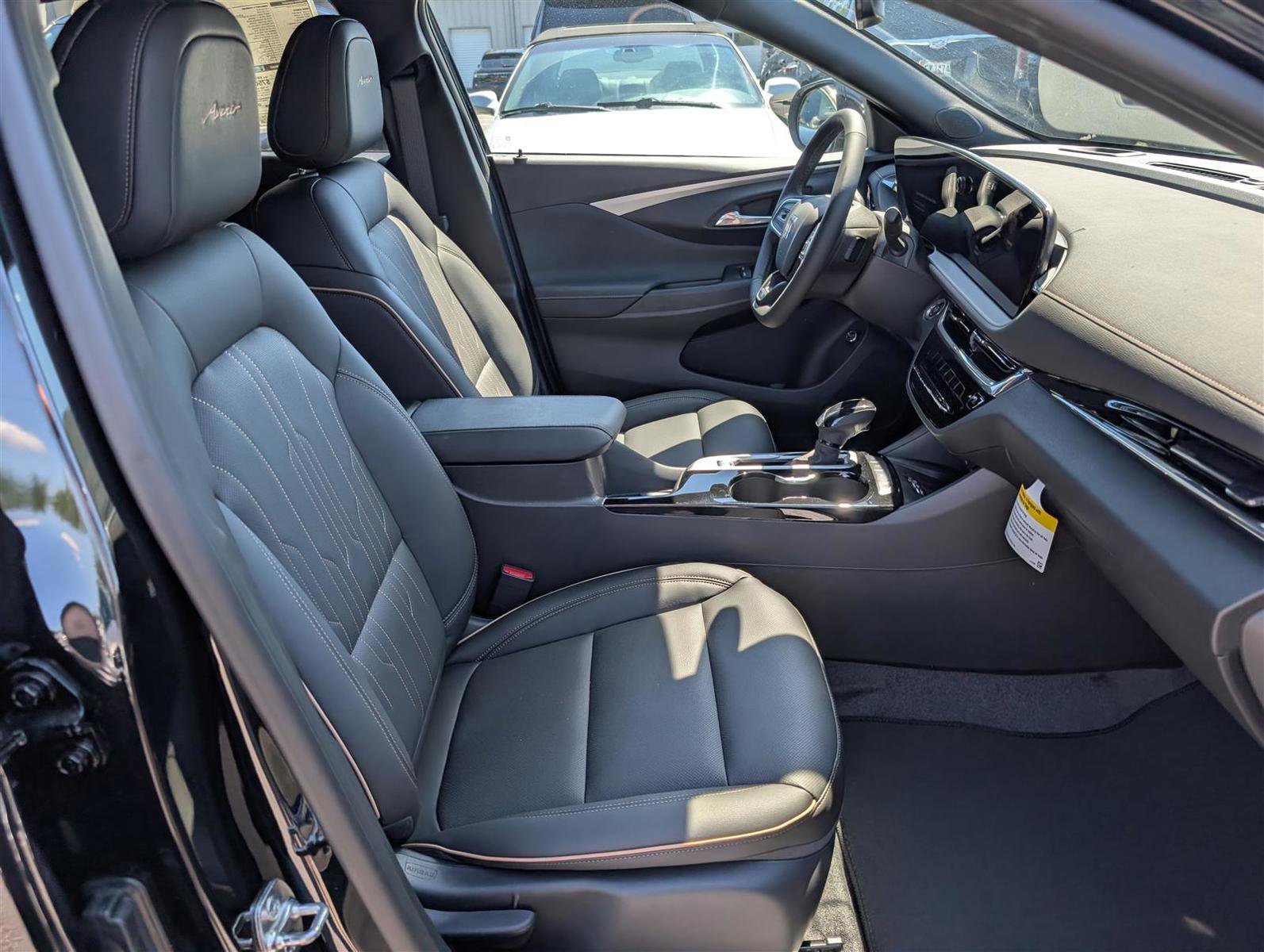 New 2025 Buick Envista Avenir image 8