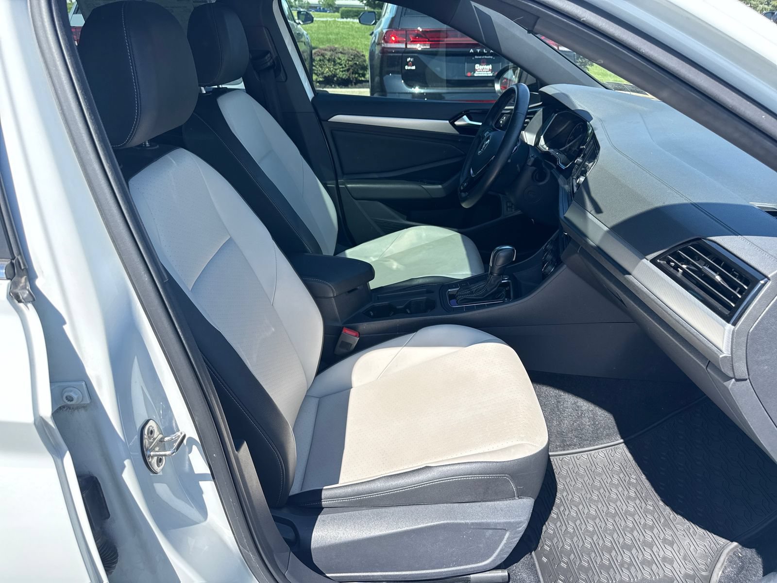 Certified 2021 Volkswagen Jetta R-Line w/ R-Line Cold Weather Package FWD image 43