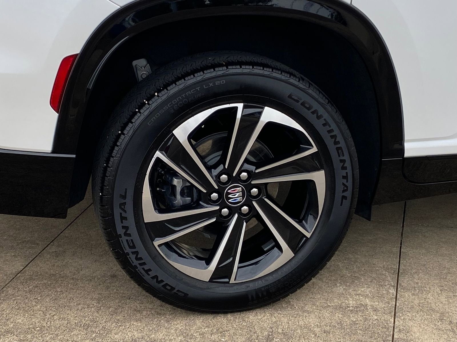 Used 2025 Buick Enclave Sport Touring FWD image 8