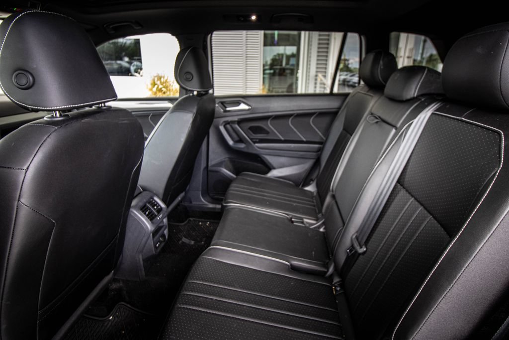 Certified 2023 Volkswagen Tiguan SE R-Line FWD image 25