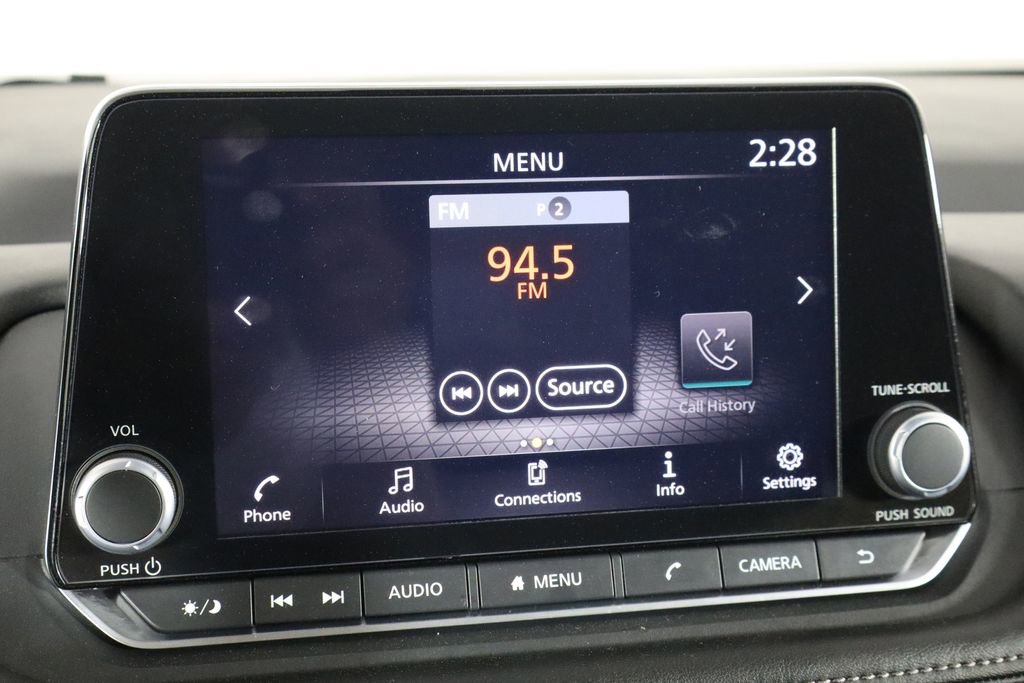 Used 2025 Nissan Rogue S image 30