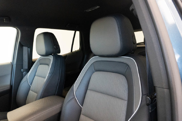 Used 2025 Chevrolet Equinox LT w/ Convenience Package II AWD/4WD image 9