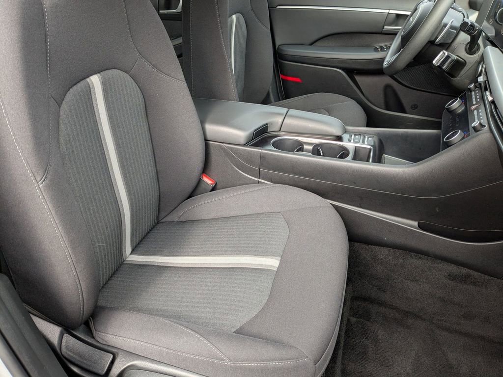 Used 2025 Hyundai Sonata SEL FWD image 33