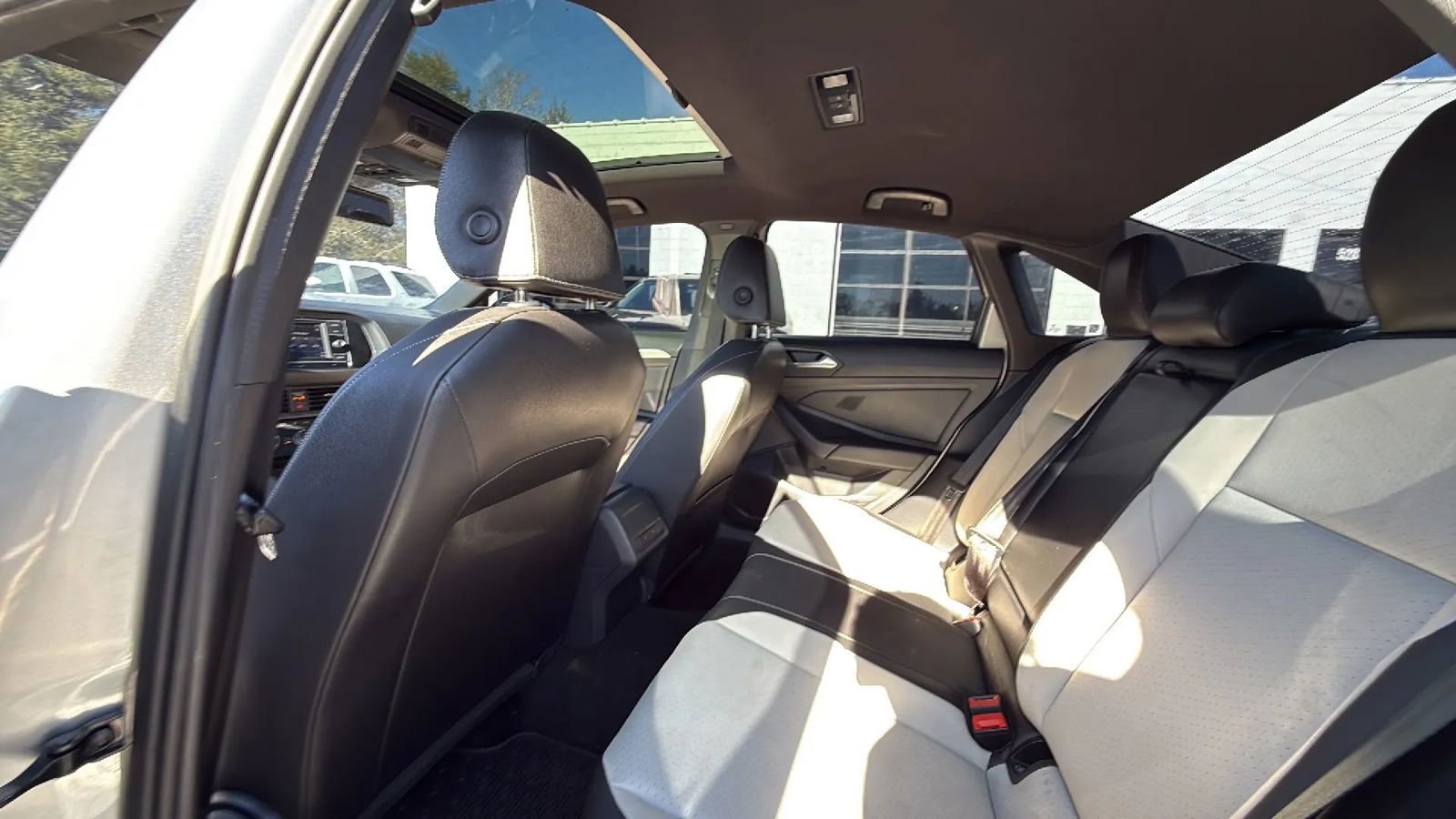 Used 2019 Volkswagen Jetta R-Line w/ R-Line Cold Weather Package image 34