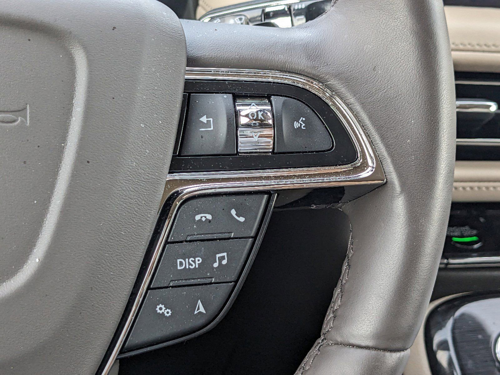 Certified 2023 Lincoln Nautilus Reserve w/ Equipment Group 202A image 29