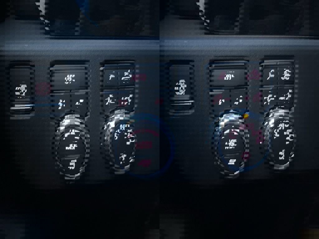 New 2026 GMC Sierra 1500 SLE w/ Preferred Package image 30