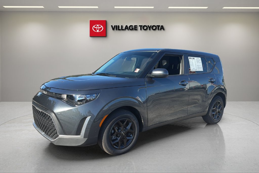 Used 2025 Kia Soul LX w/ LX Technology Package FWD image 1