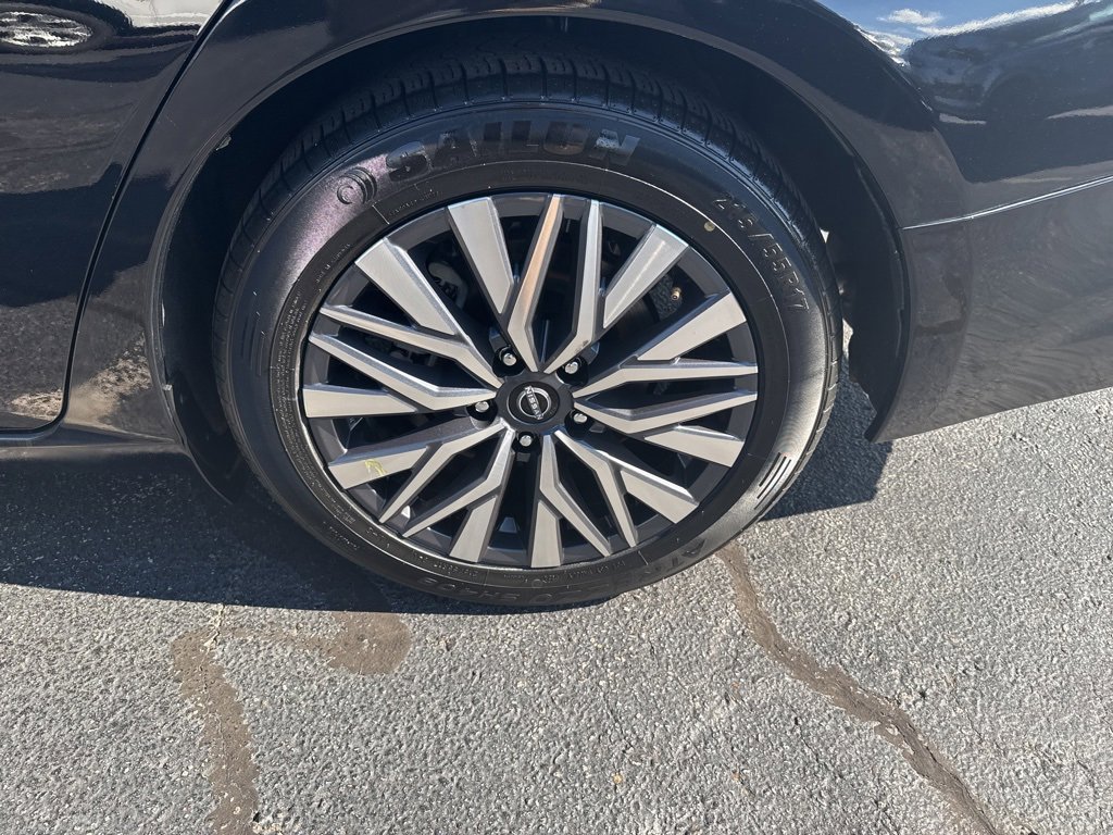 Used 2024 Nissan Altima 2.5 SV image 10