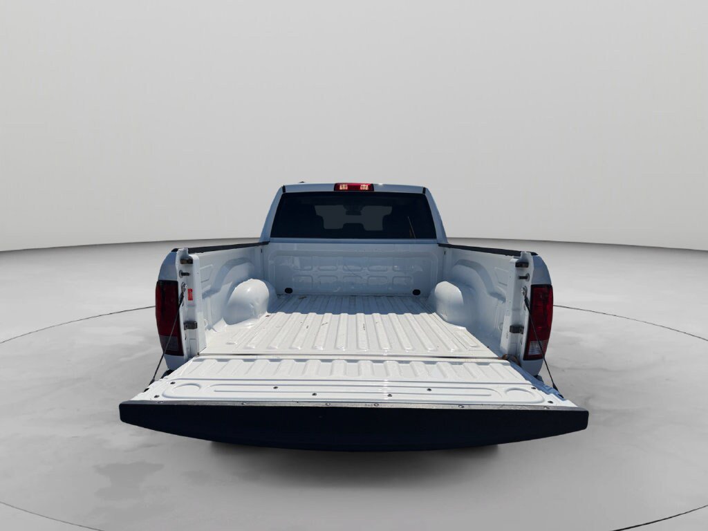 Used 2022 RAM 1500 Classic SLT AWD/4WD image 20