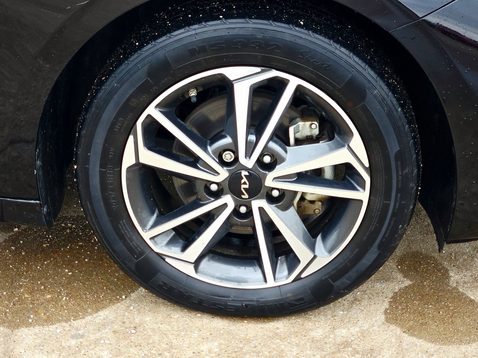 Used 2022 Kia Forte LXS w/ LXS Technology Package FWD image 7