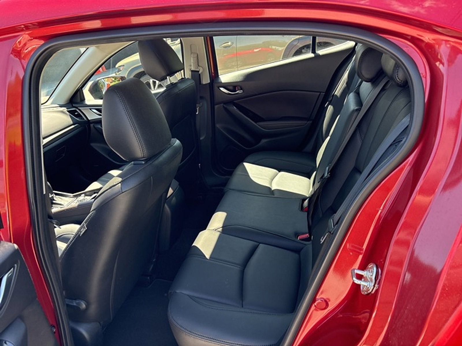 Used 2018 MAZDA MAZDA3 Touring FWD image 15