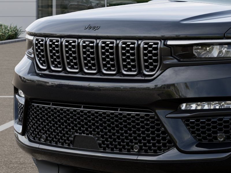 New 2025 Jeep Grand Cherokee Summit AWD/4WD image 12