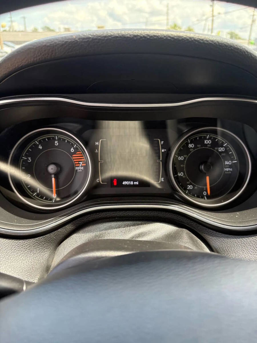 Used 2019 Jeep Cherokee Latitude w/ Popular Appearance Group image 3