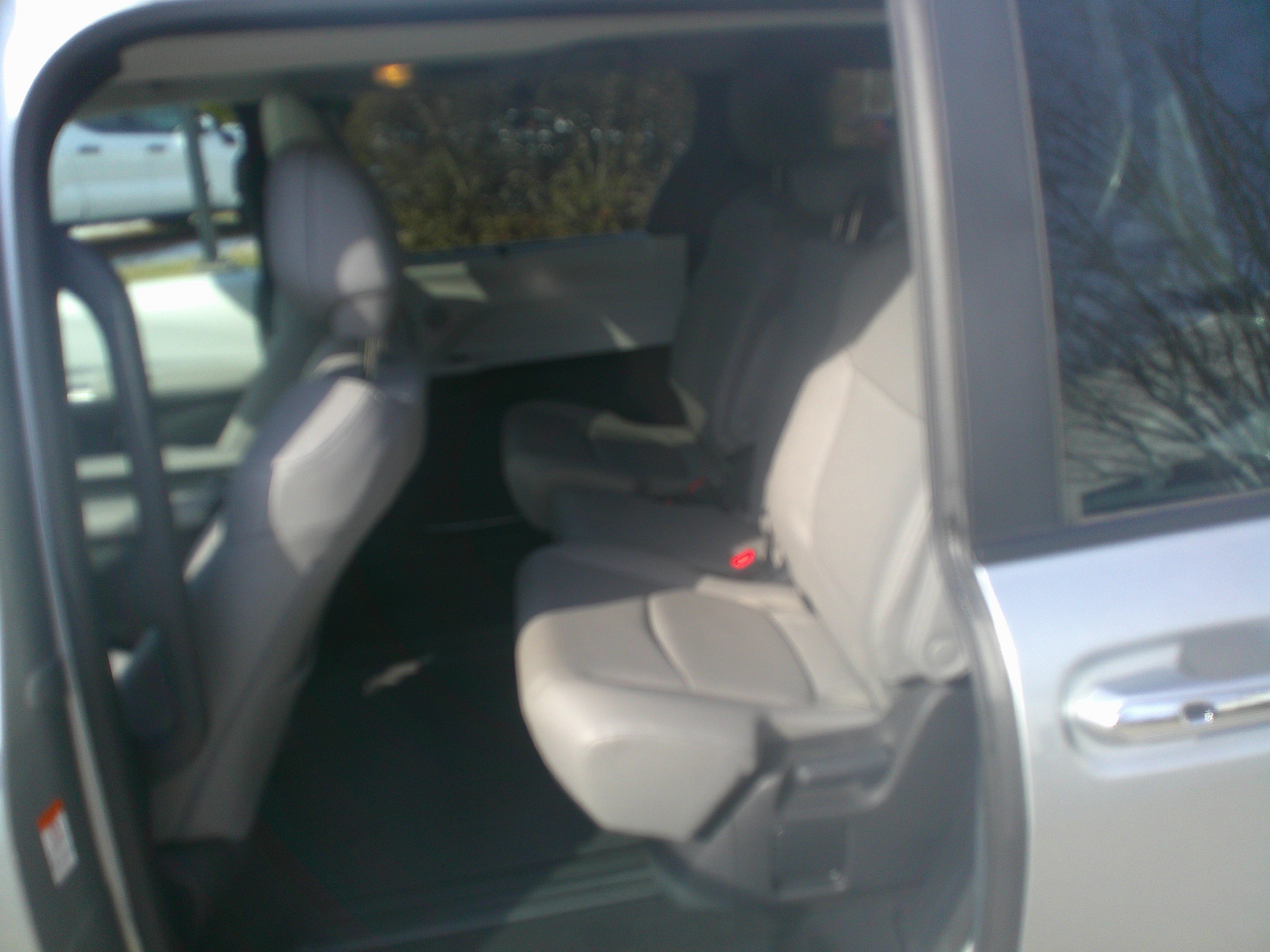 Used 2025 Toyota Sienna XLE image 31