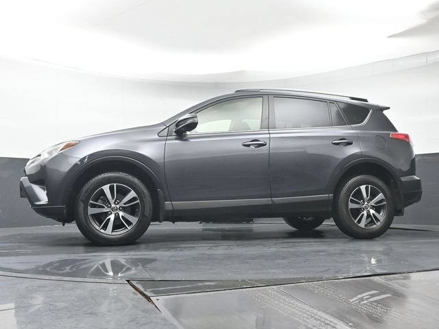 Used 2018 Toyota RAV4 XLE AWD/4WD image 30